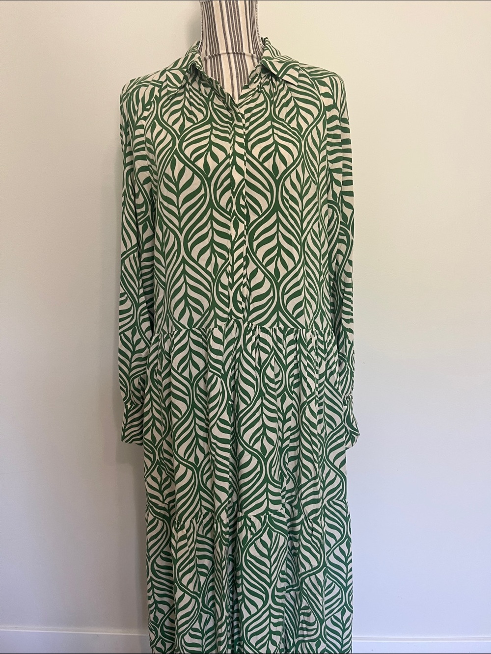 H&M Green and Cream Leaf-Pattern Maxi Shirt Dress